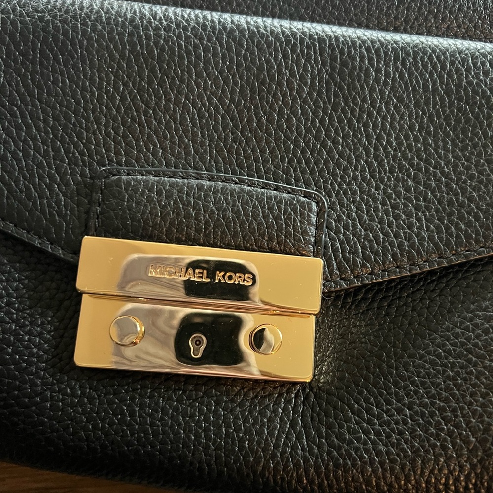 Michael Kors Haley Black Pebbled Leather Satchel with Gold Hardware - Picture 4 of 16